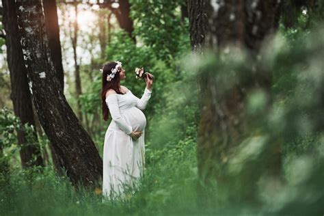 baby shower photography poses|outdoor baby shower pose.